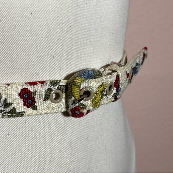 Vintage 1940's -50  Victorian Cottagecore floral tapestry Fabric Skinny Belt - Picture 10 of 17